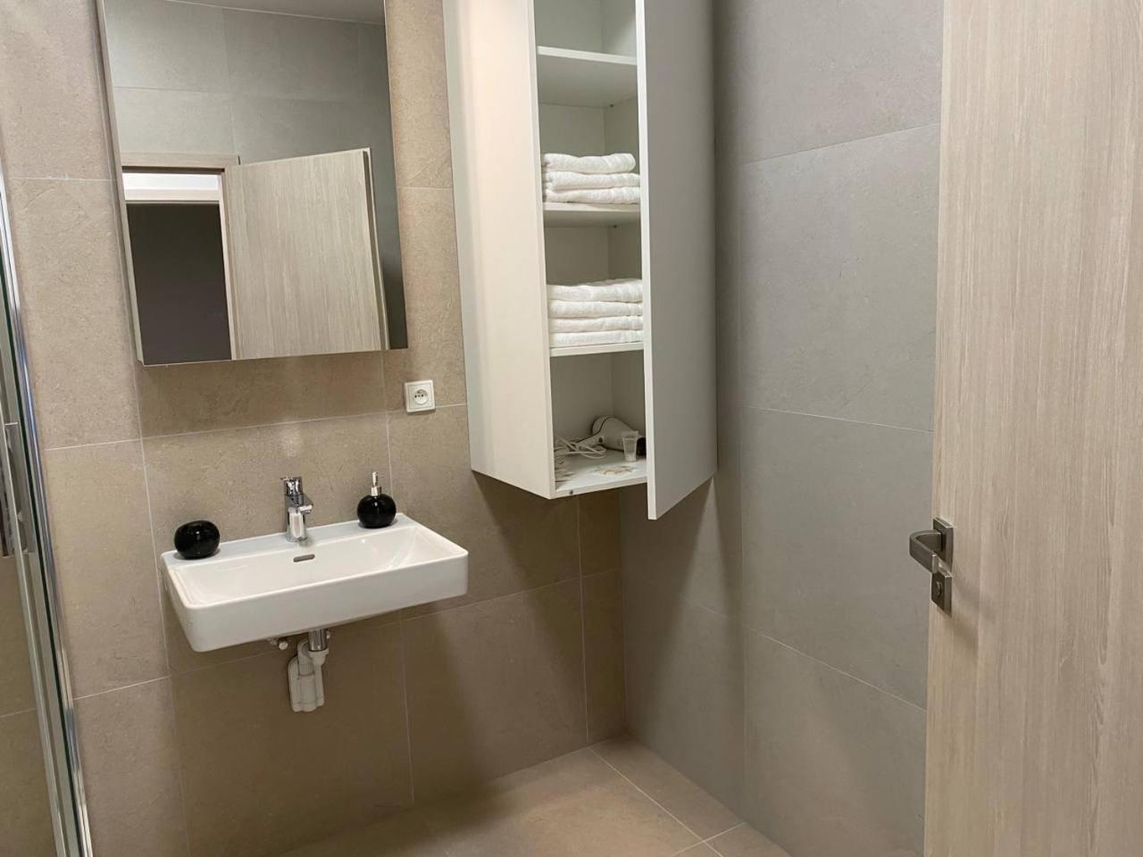 Perla Hradce 103 Apartman Hradec Králové Kültér fotó