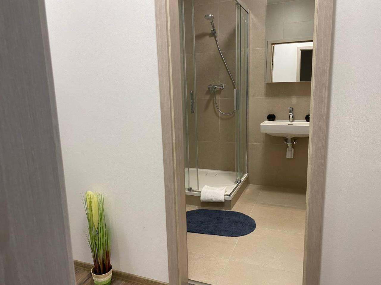 Perla Hradce 103 Apartman Hradec Králové Kültér fotó