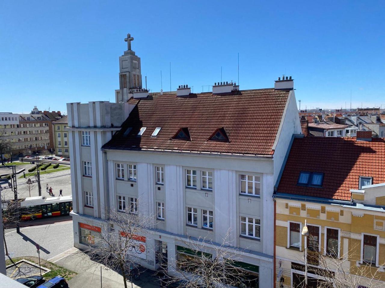Perla Hradce 103 Apartman Hradec Králové Kültér fotó