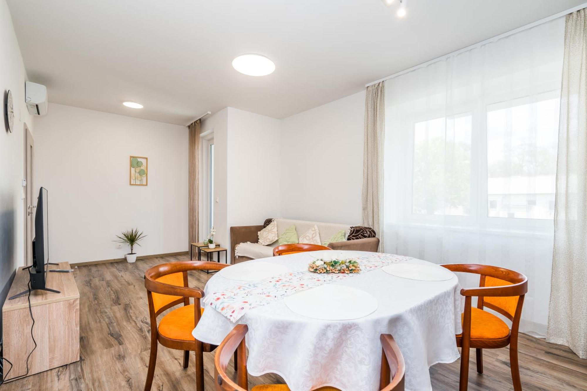 Perla Hradce 103 Apartman Hradec Králové Kültér fotó