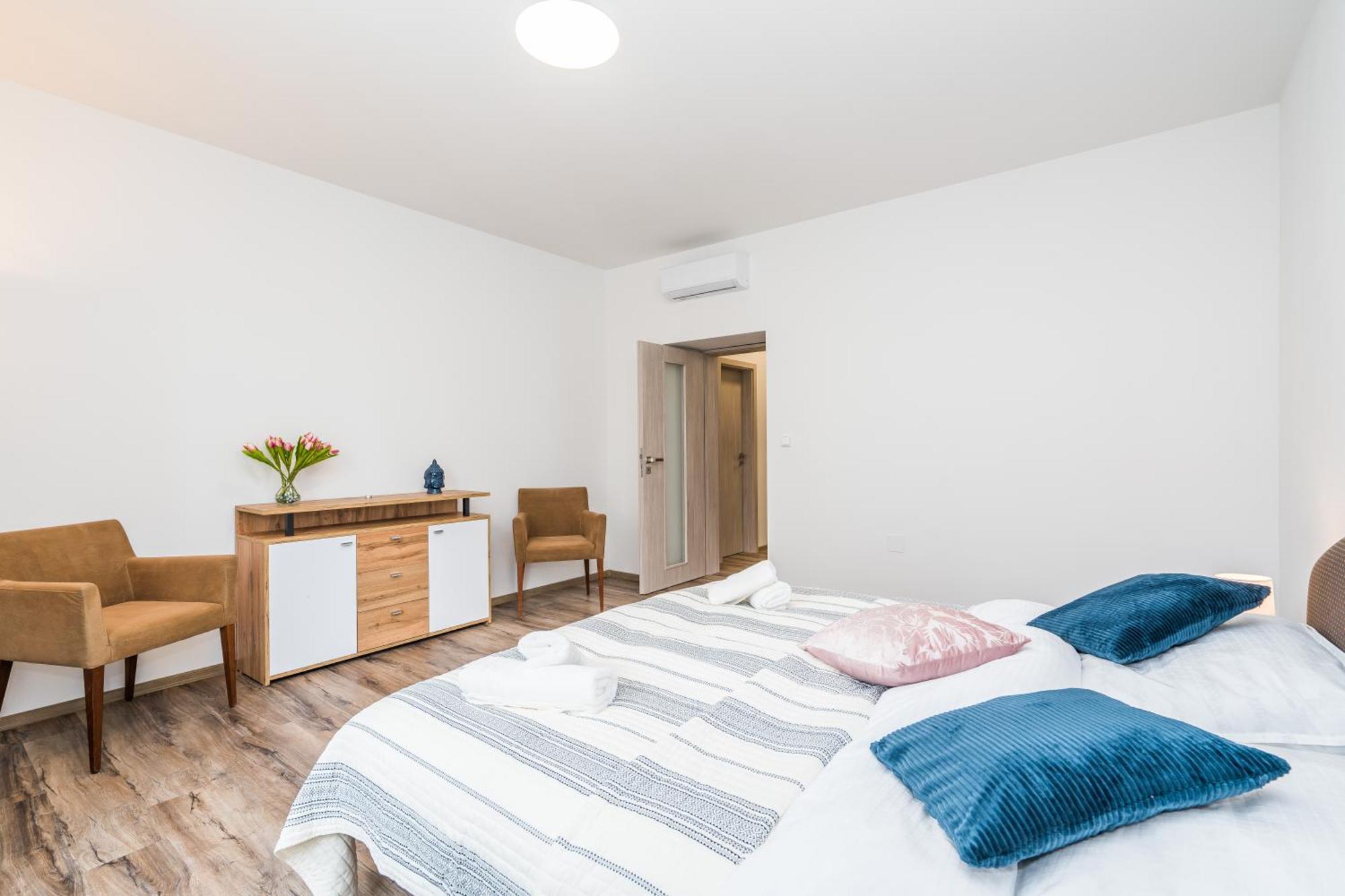 Perla Hradce 103 Apartman Hradec Králové Kültér fotó