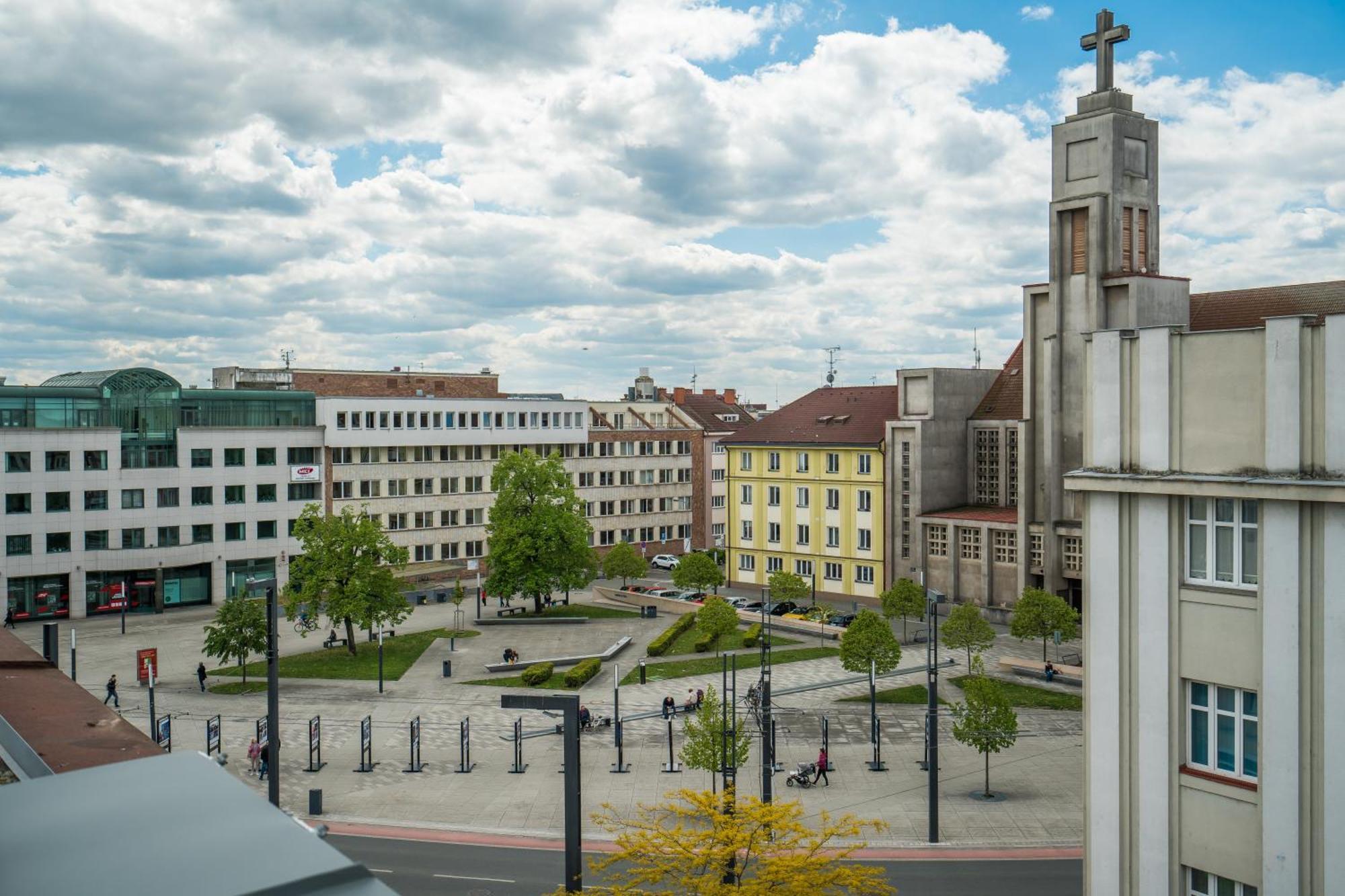 Perla Hradce 103 Apartman Hradec Králové Kültér fotó