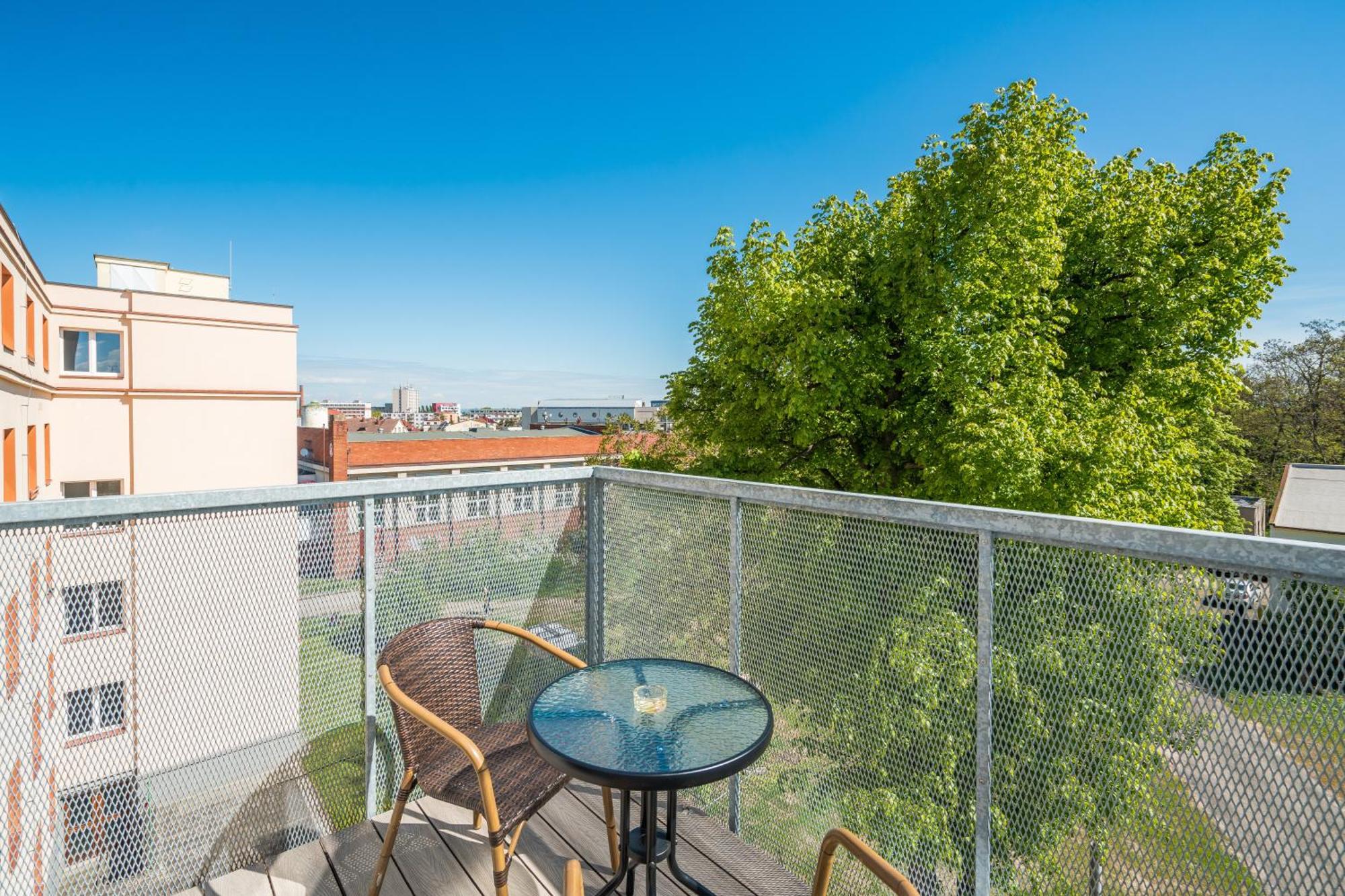 Perla Hradce 103 Apartman Hradec Králové Kültér fotó