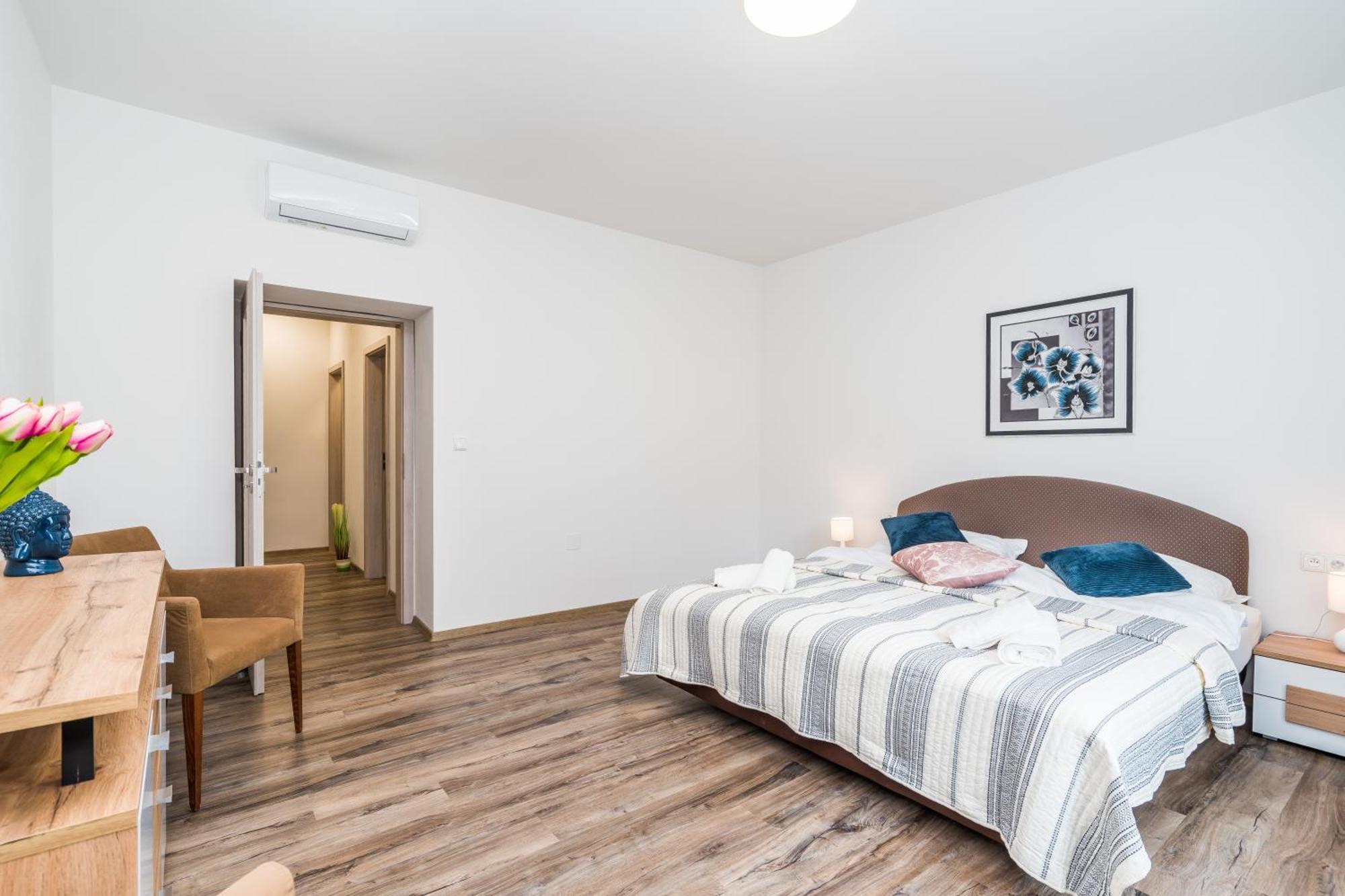 Perla Hradce 103 Apartman Hradec Králové Kültér fotó